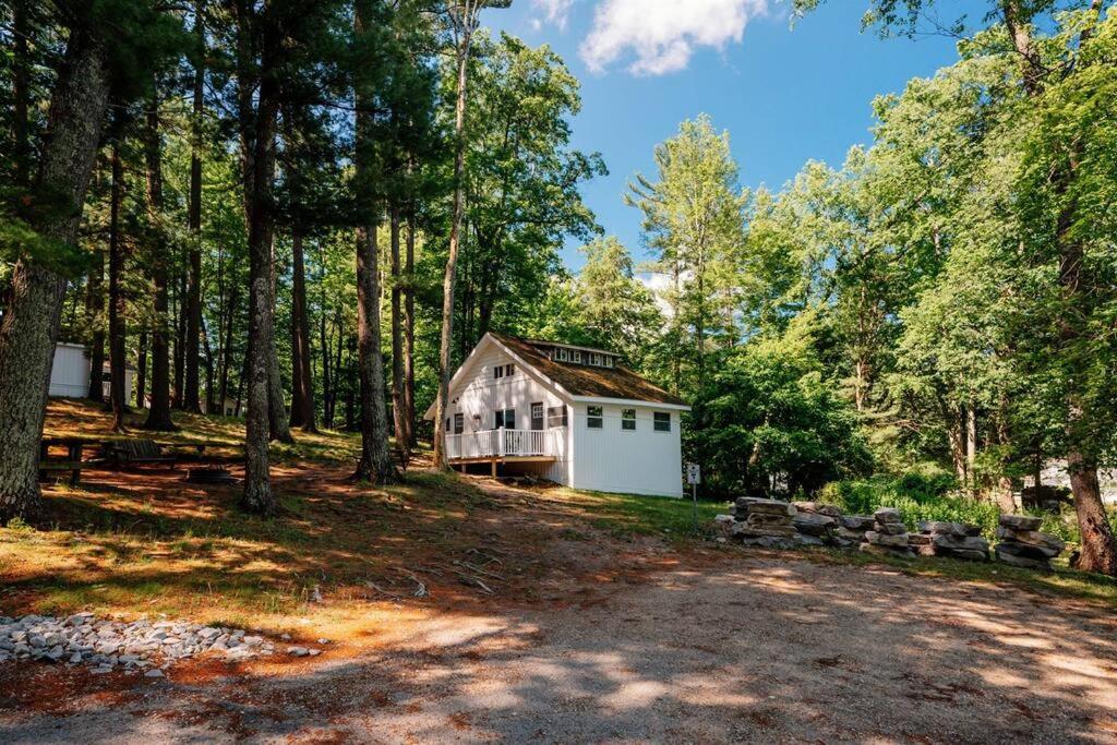 Cabin On Beautiful Arbutus Lake Near Traverse City Exterior photo