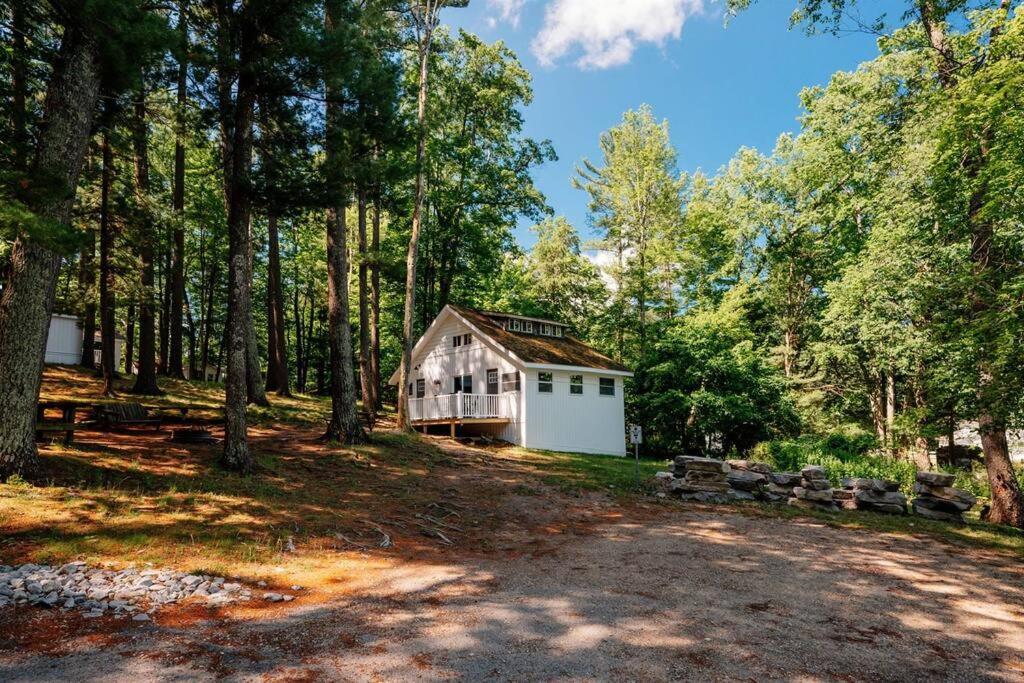 Cabin On Beautiful Arbutus Lake Near Traverse City Villa Exterior photo