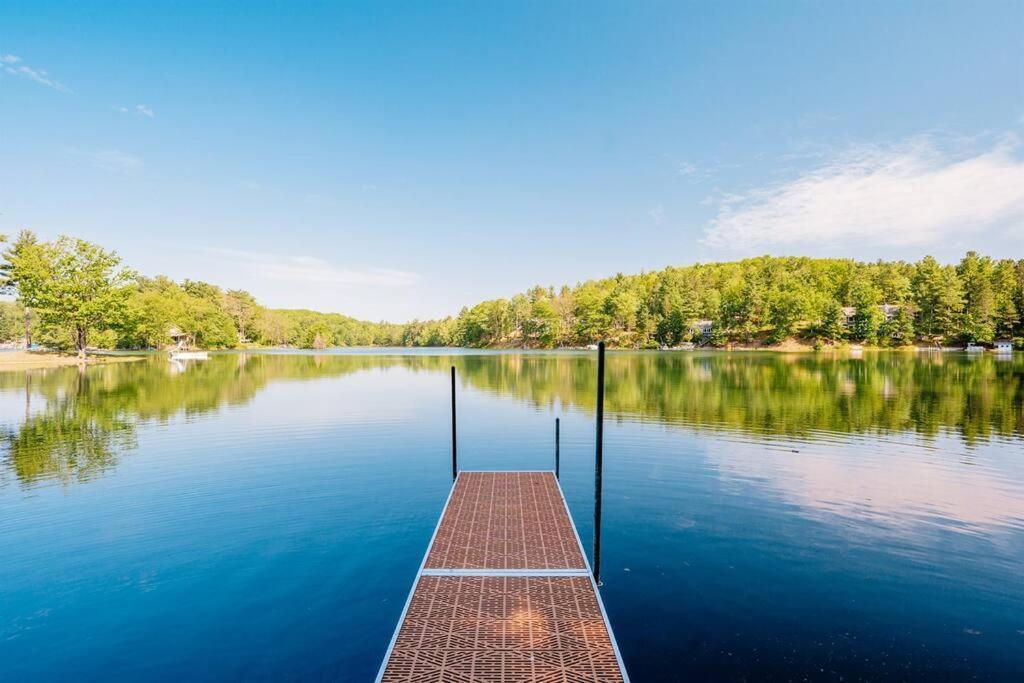 Cabin On Beautiful Arbutus Lake Near Traverse City Villa Exterior photo