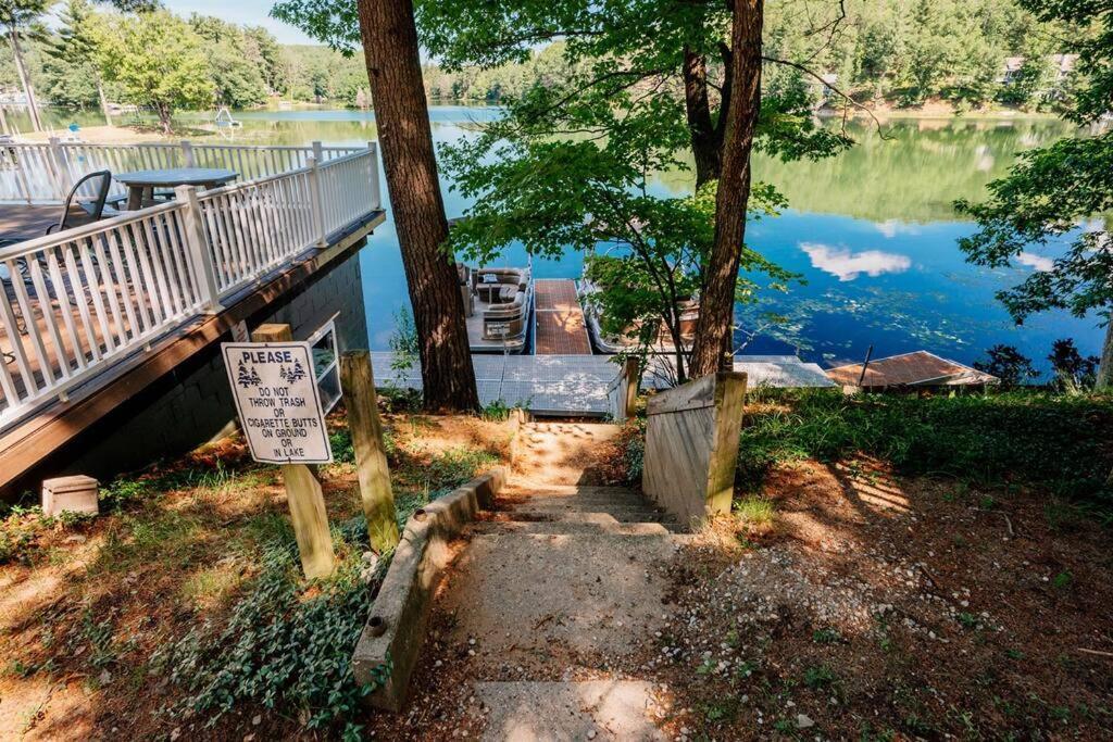 Cabin On Beautiful Arbutus Lake Near Traverse City Villa Exterior photo